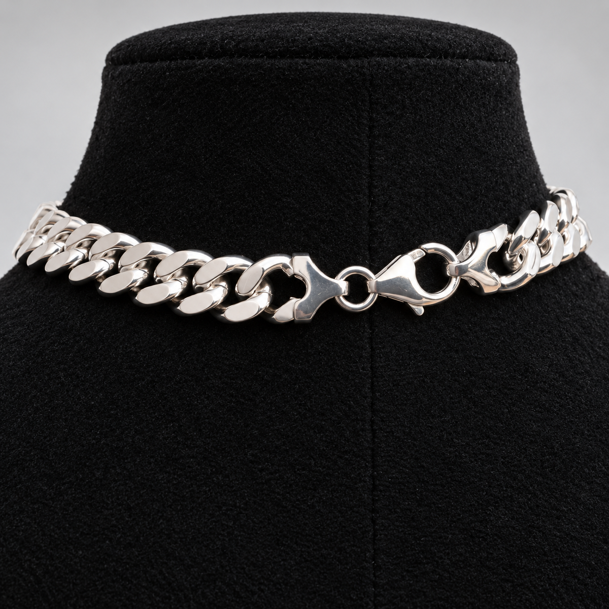 Kraftigt pansarhalsband i 925 sterlingsilver